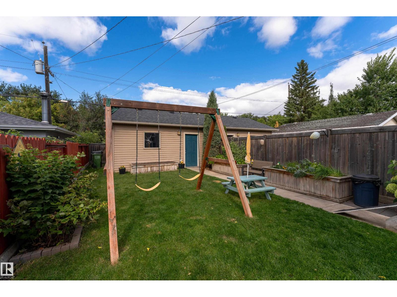 8340 79 AV NW - 38