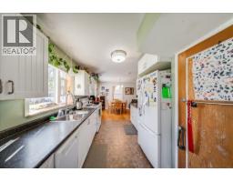 160 Oxford Road, Warfield, BC V1R2T3 Photo 14