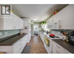160 Oxford Road, Warfield, BC V1R2T3 Photo 12