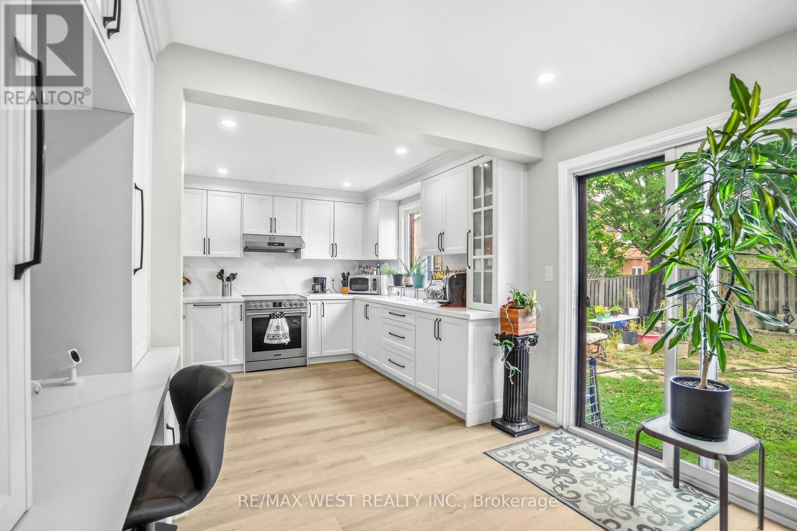 34 SWEET OAK COURT, Brampton (Fletcher's Creek South)