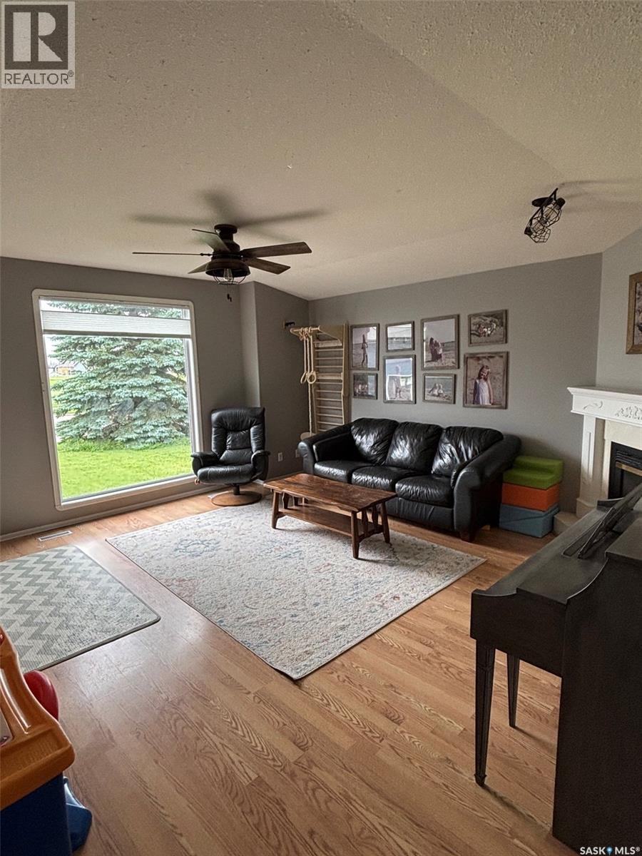 414 Darlington STREET E, Yorkton — photo 3