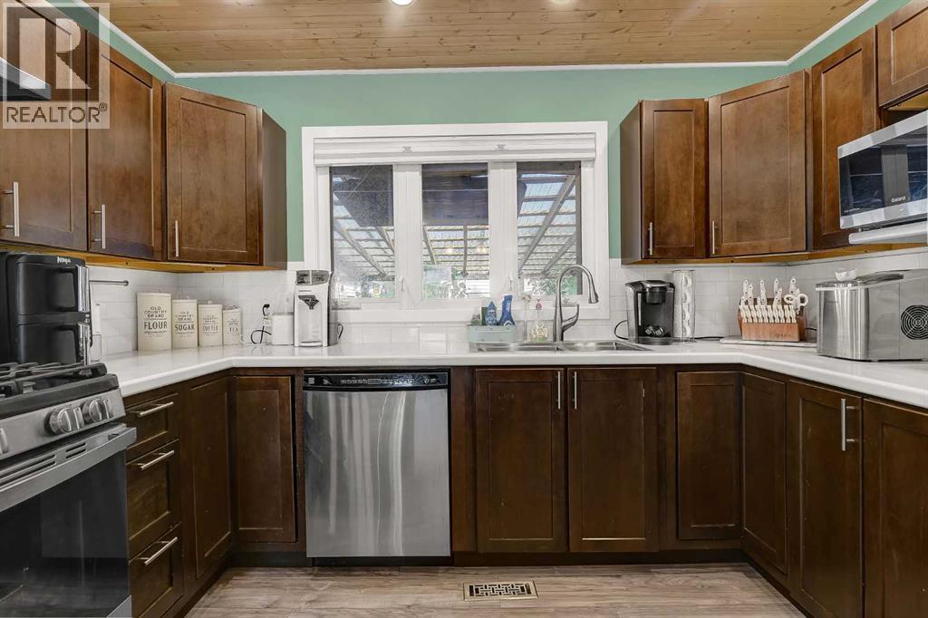 9238 111 Avenue - Image 12