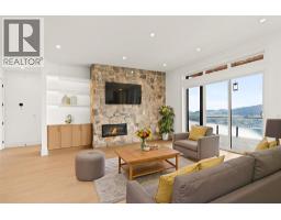 4pc Ensuite bath - 8924 Tavistock Road, Vernon, BC V1H2L4 Photo 11