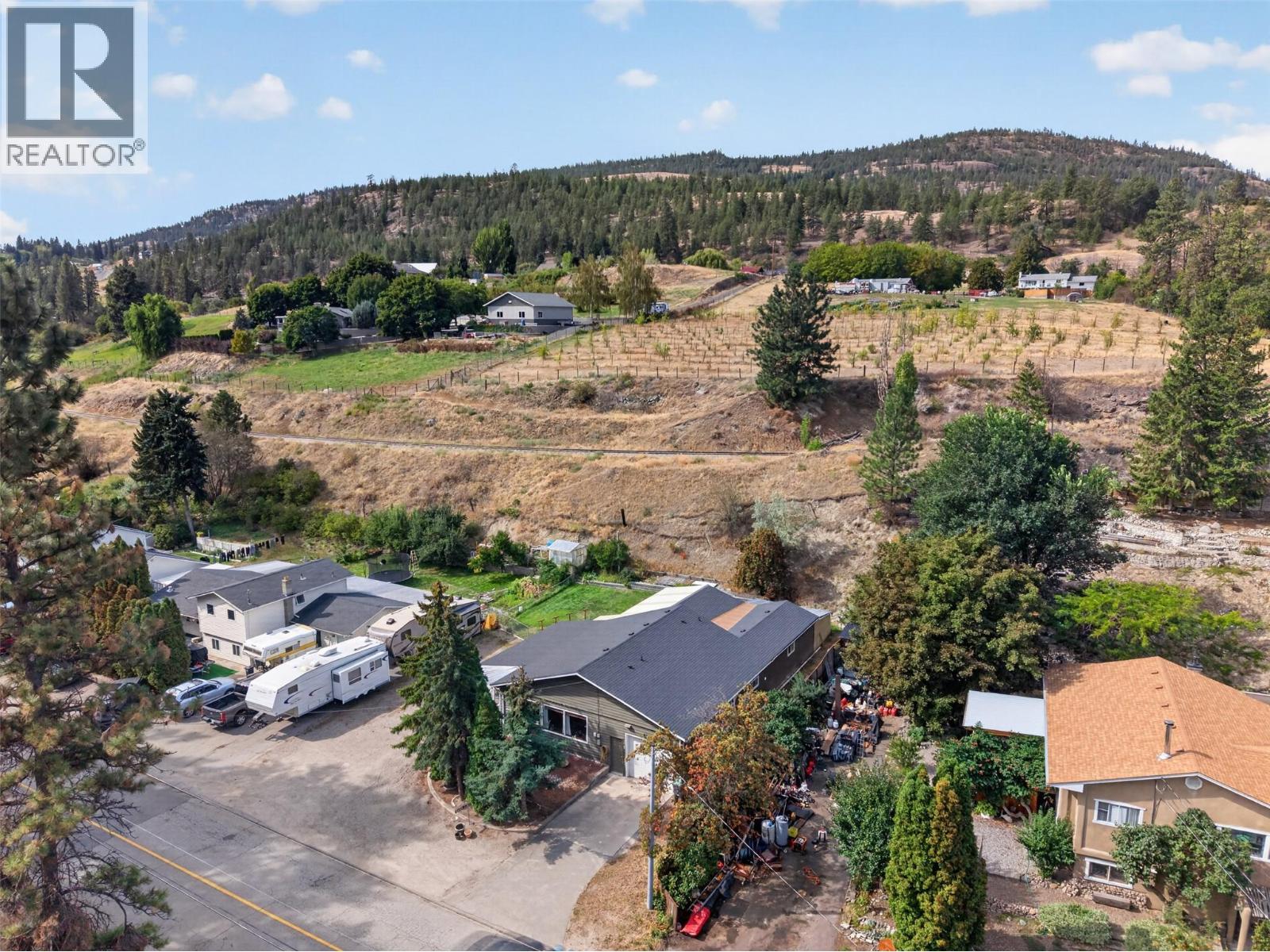  8008 Victoria Road, Summerland