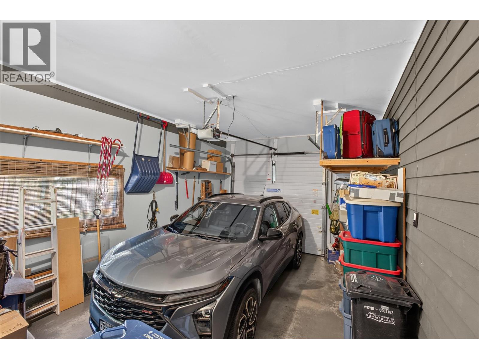  8008 Victoria Road, Summerland