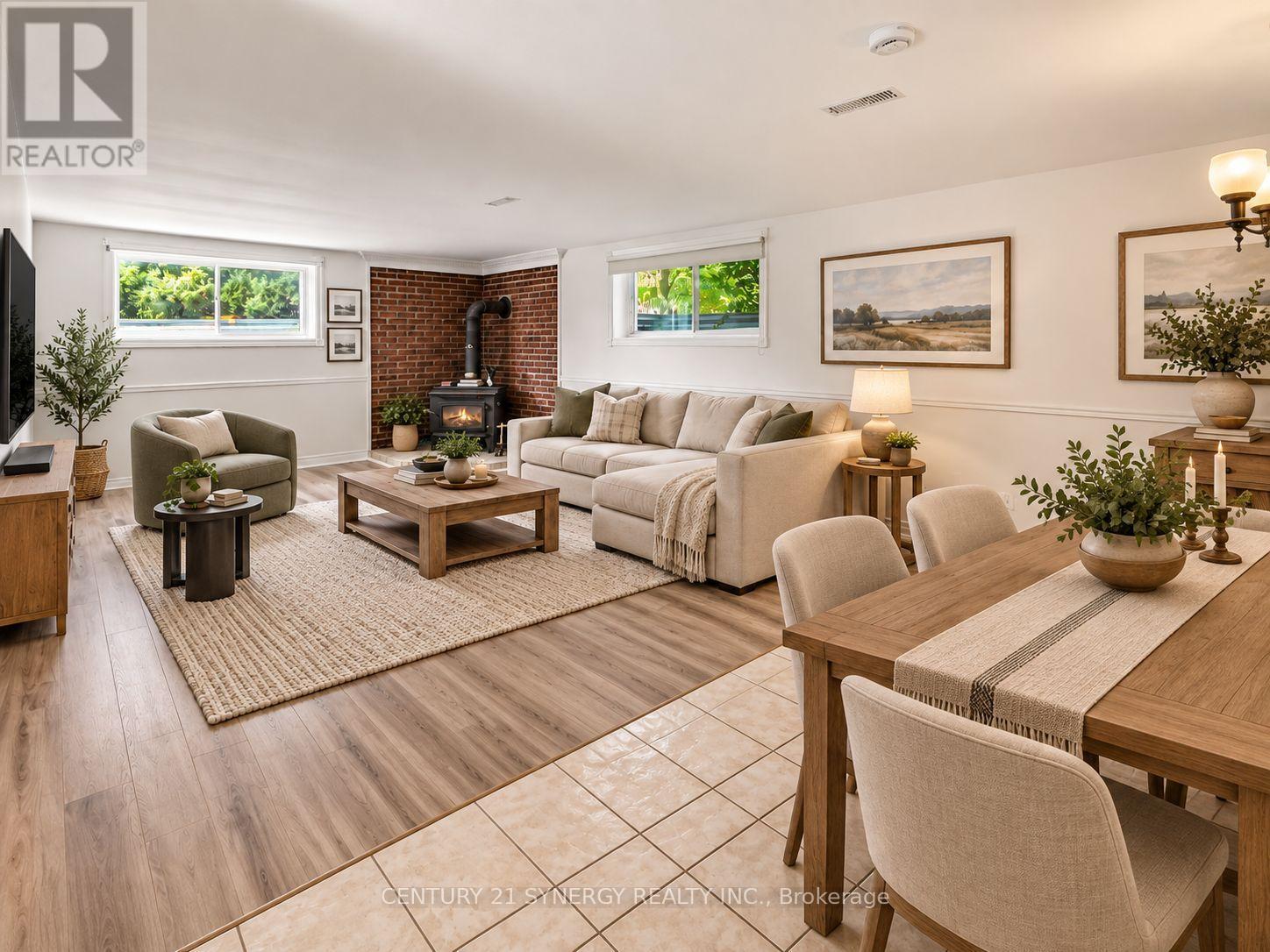 2452 COLONIAL ROAD photo 18
