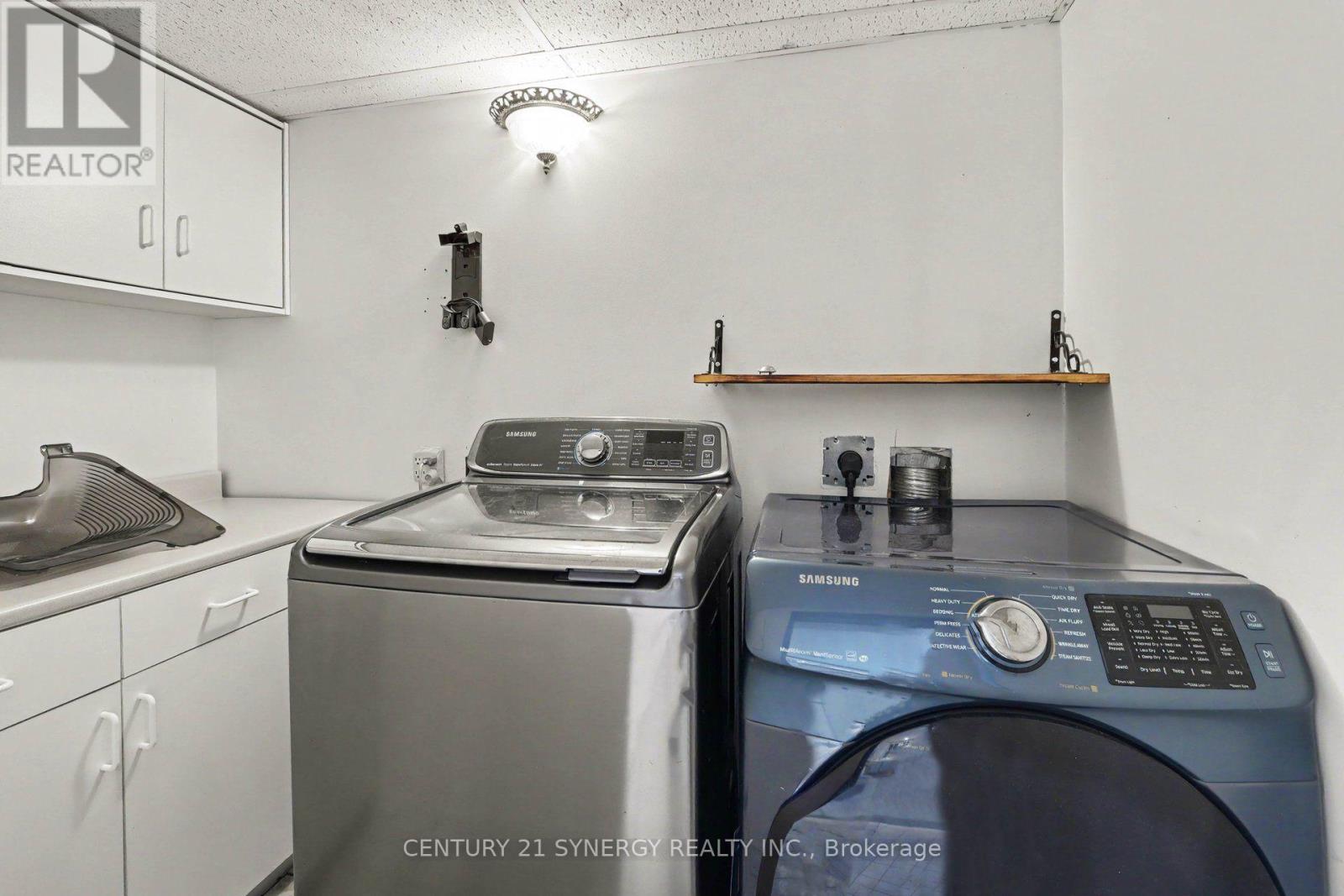 2452 COLONIAL ROAD photo 26