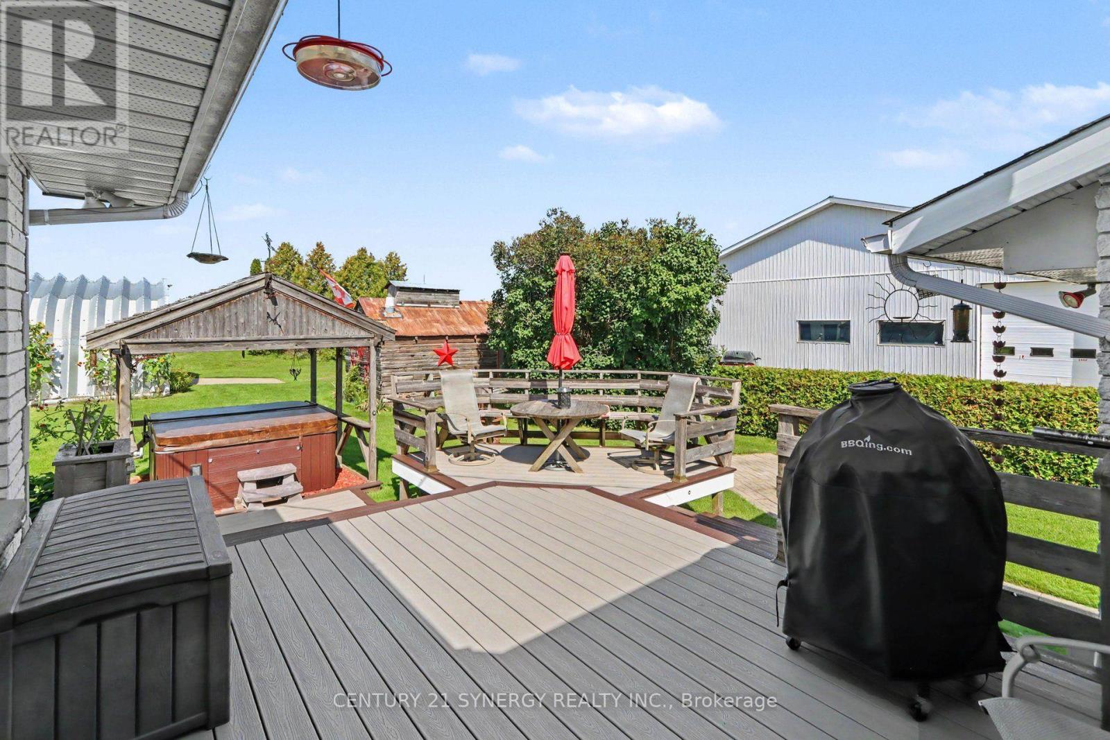 2452 COLONIAL ROAD photo 34