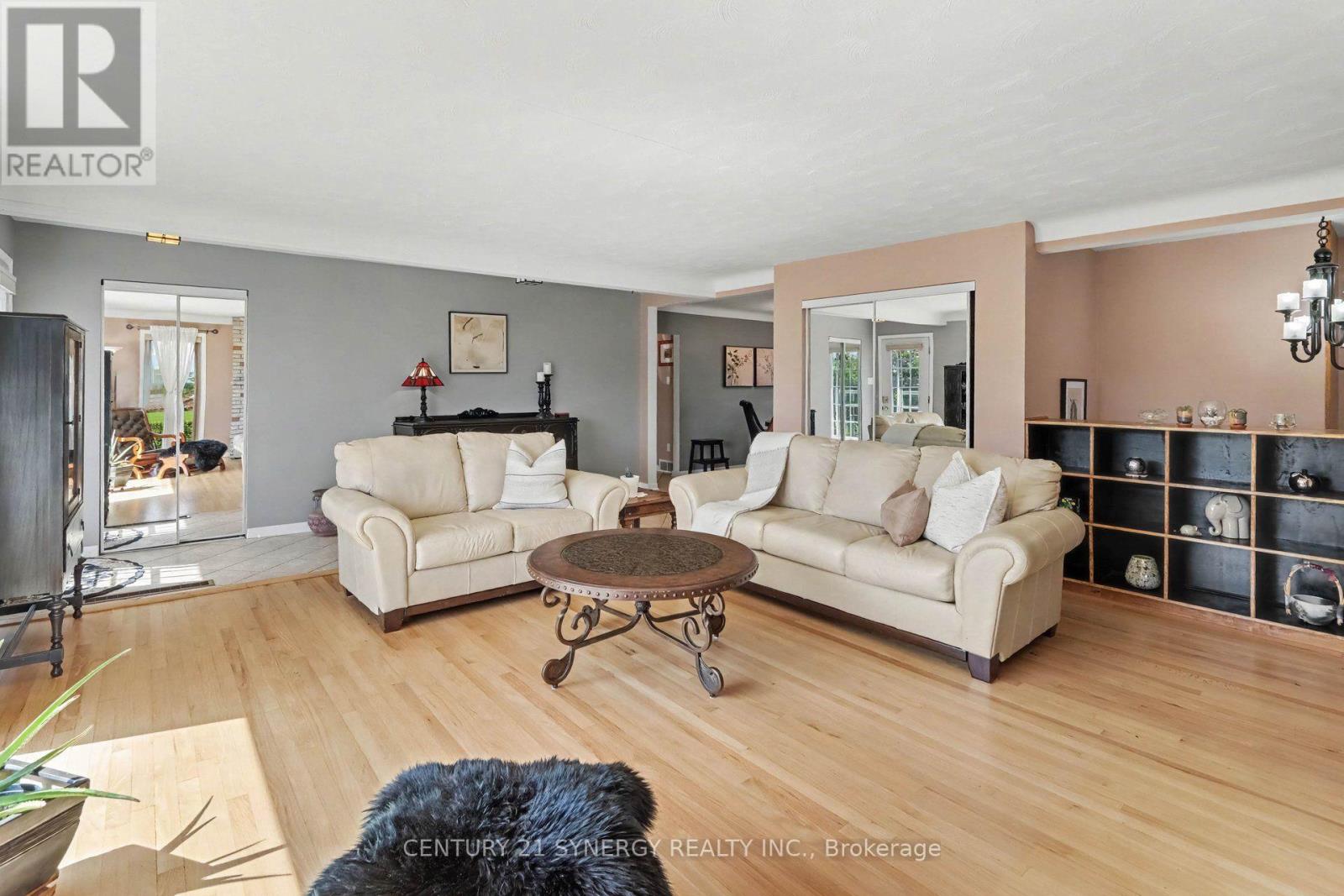 2452 COLONIAL ROAD, Ottawa — photo 6