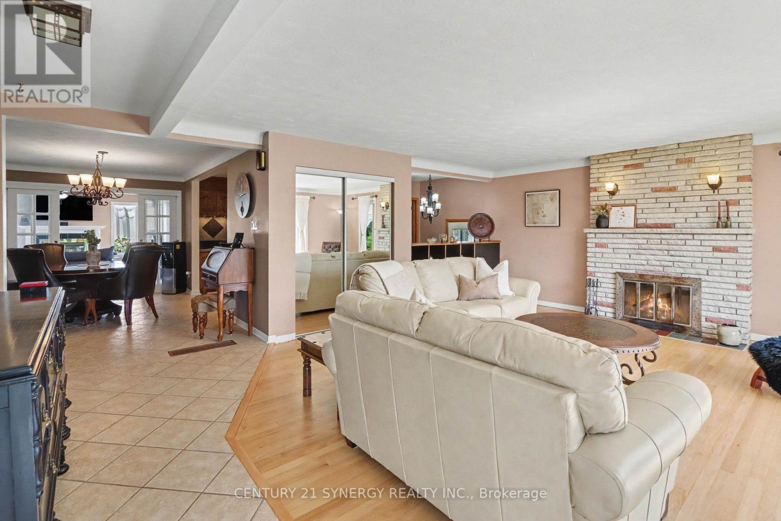2452 COLONIAL ROAD, Ottawa — photo 7