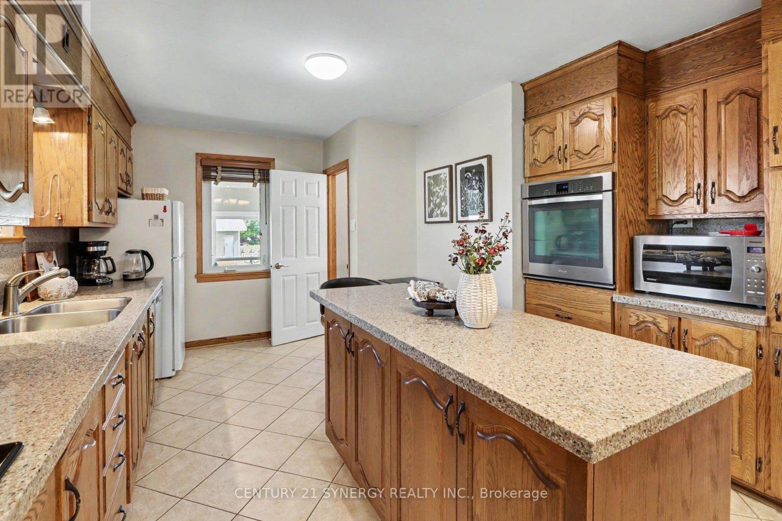 2452 COLONIAL ROAD, Ottawa — photo 9