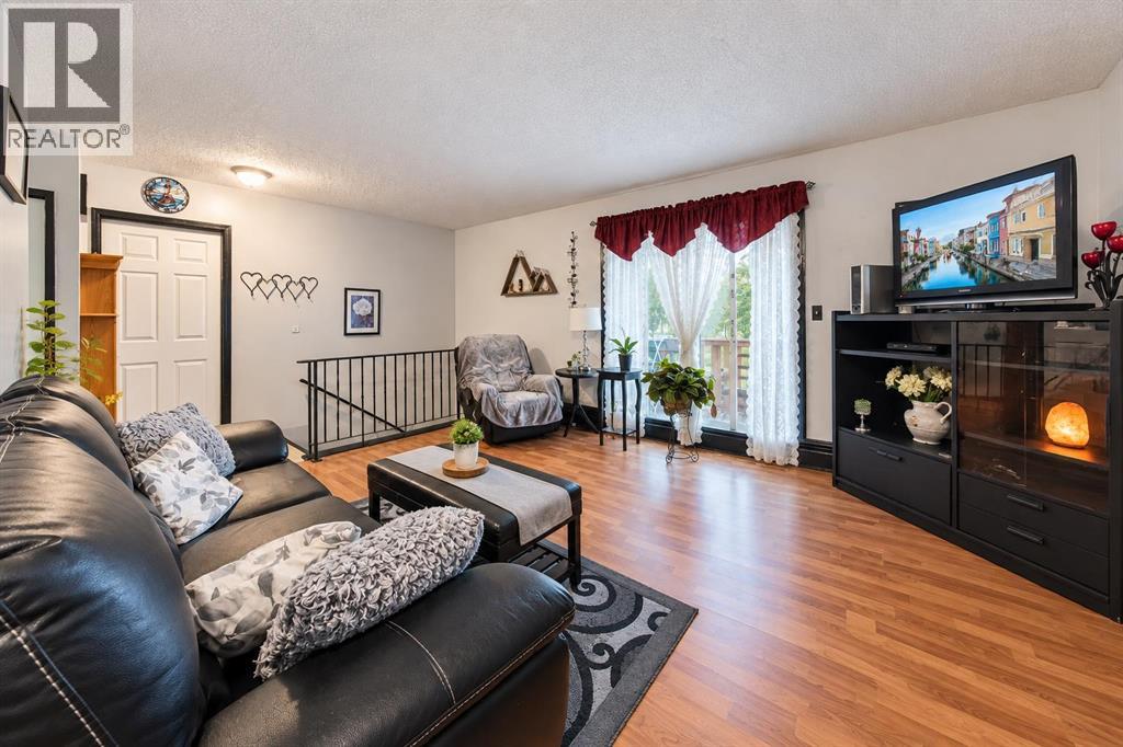 Listing photo – 5918 57 Avenue, Red Deer