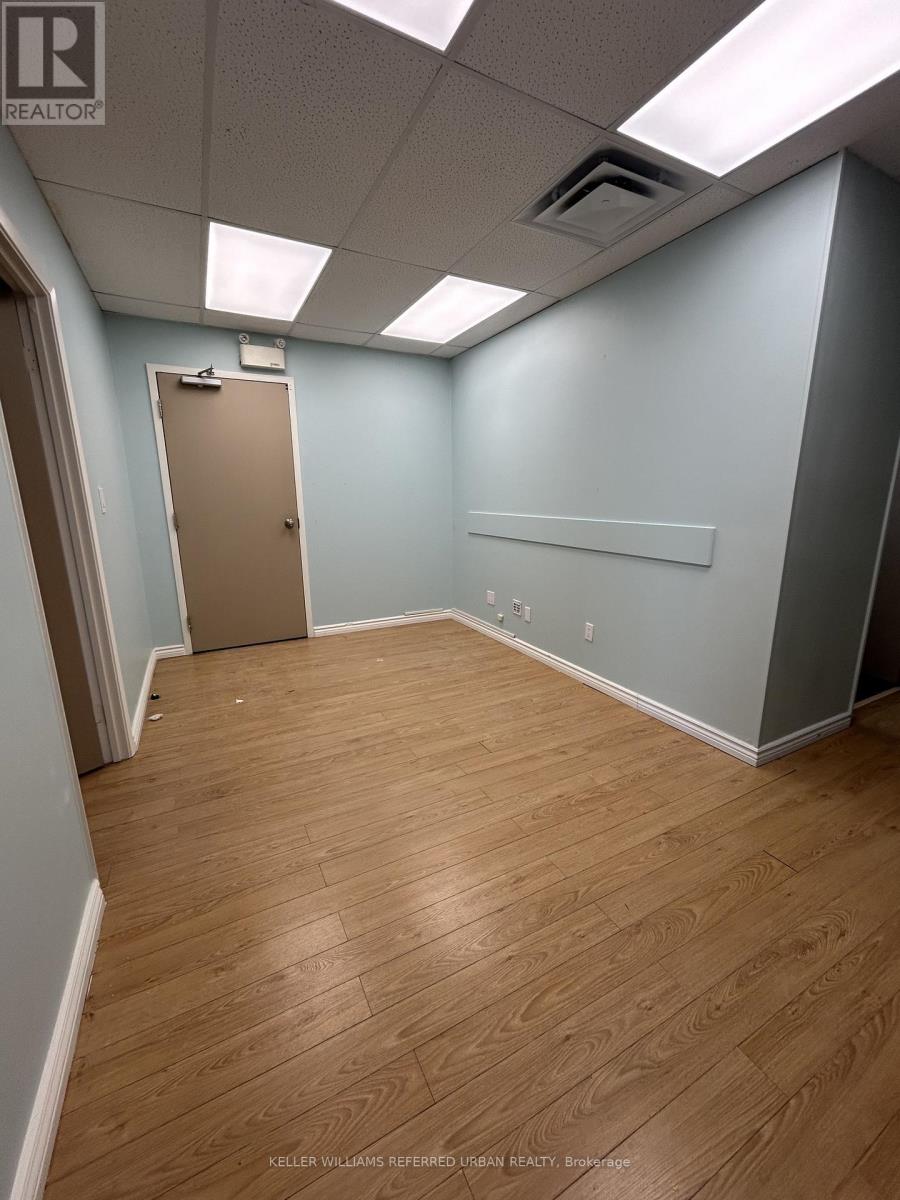 201 - 10132 YONGE STREET, Richmond Hill (Mill Pond) — photo 3