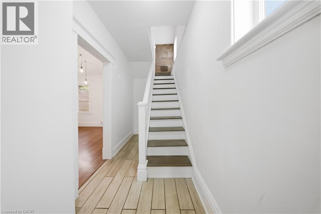1082 CANNON Street E, Hamilton — photo 12