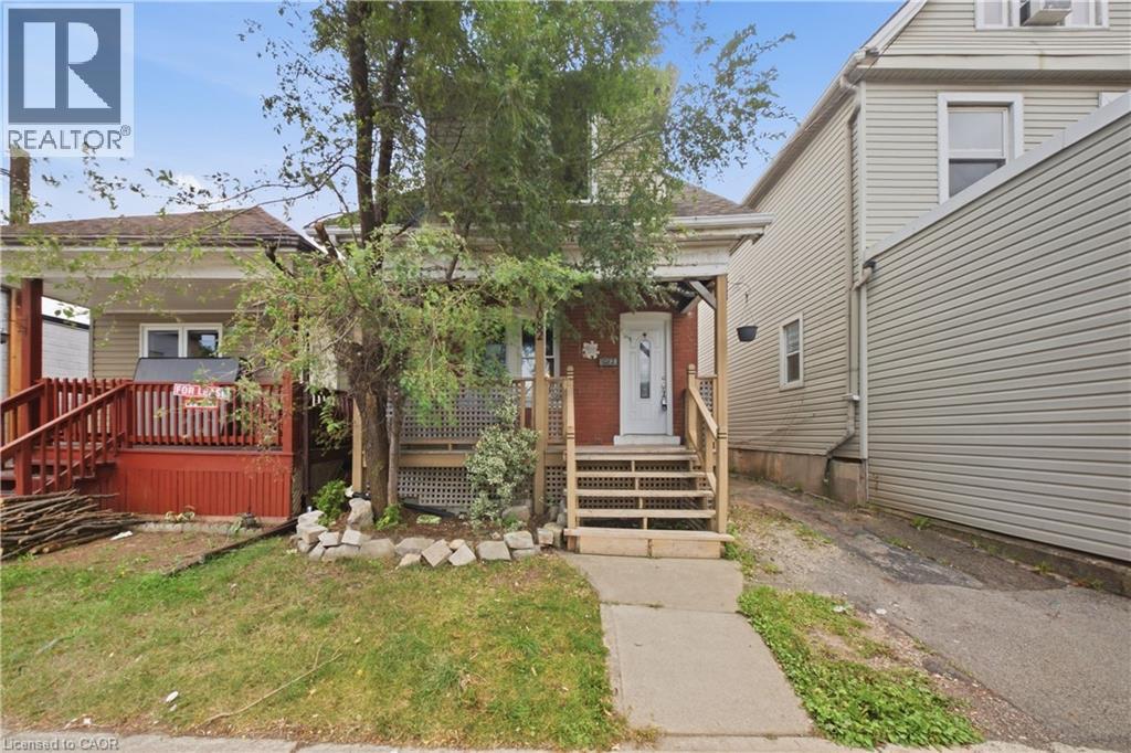 1082 CANNON Street E, Hamilton — photo 2