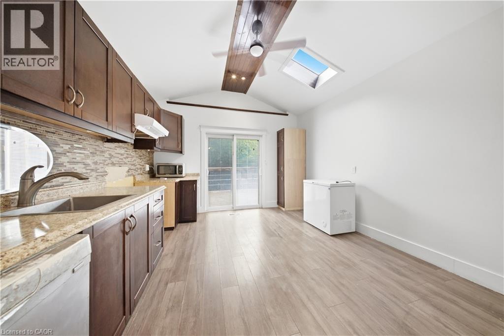 1082 CANNON Street E - 8
