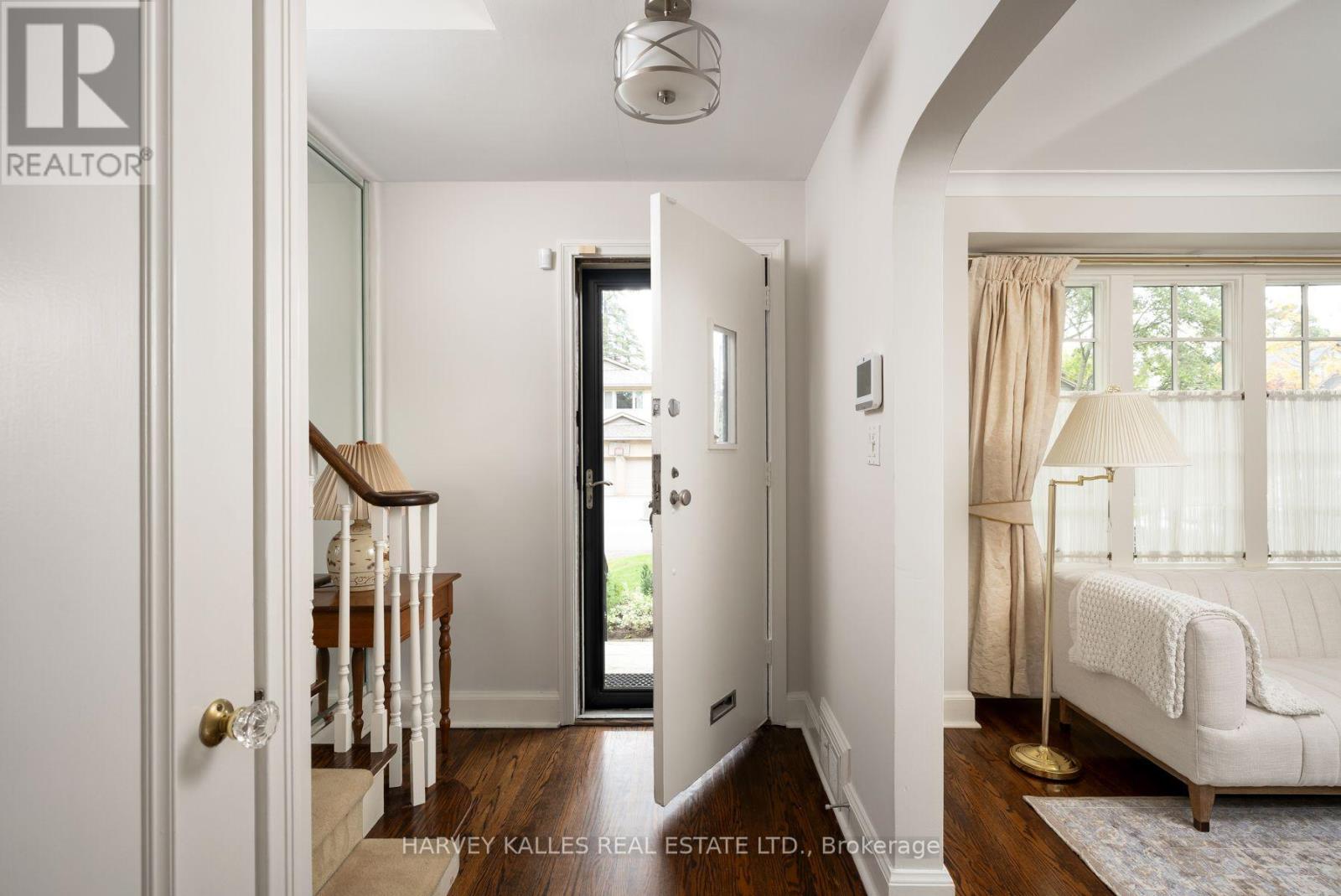 4 ATHLONE DRIVE, Toronto (Stonegate-Queensway) — photo 3