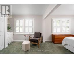 4 Athlone Drive, Toronto, ON M8Y2M4 Photo 12