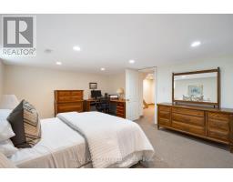 4 Athlone Drive, Toronto, ON M8Y2M4 Photo 20