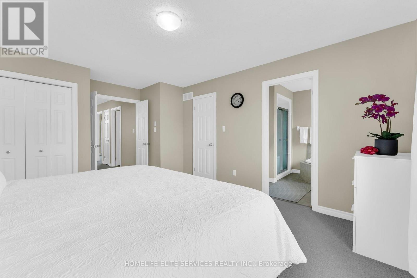 1185 SANDBAR STREET - Image 28