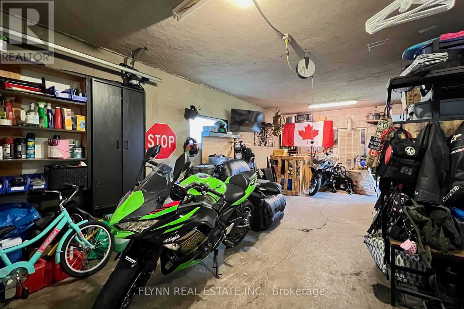 438 BELL STREET - 22