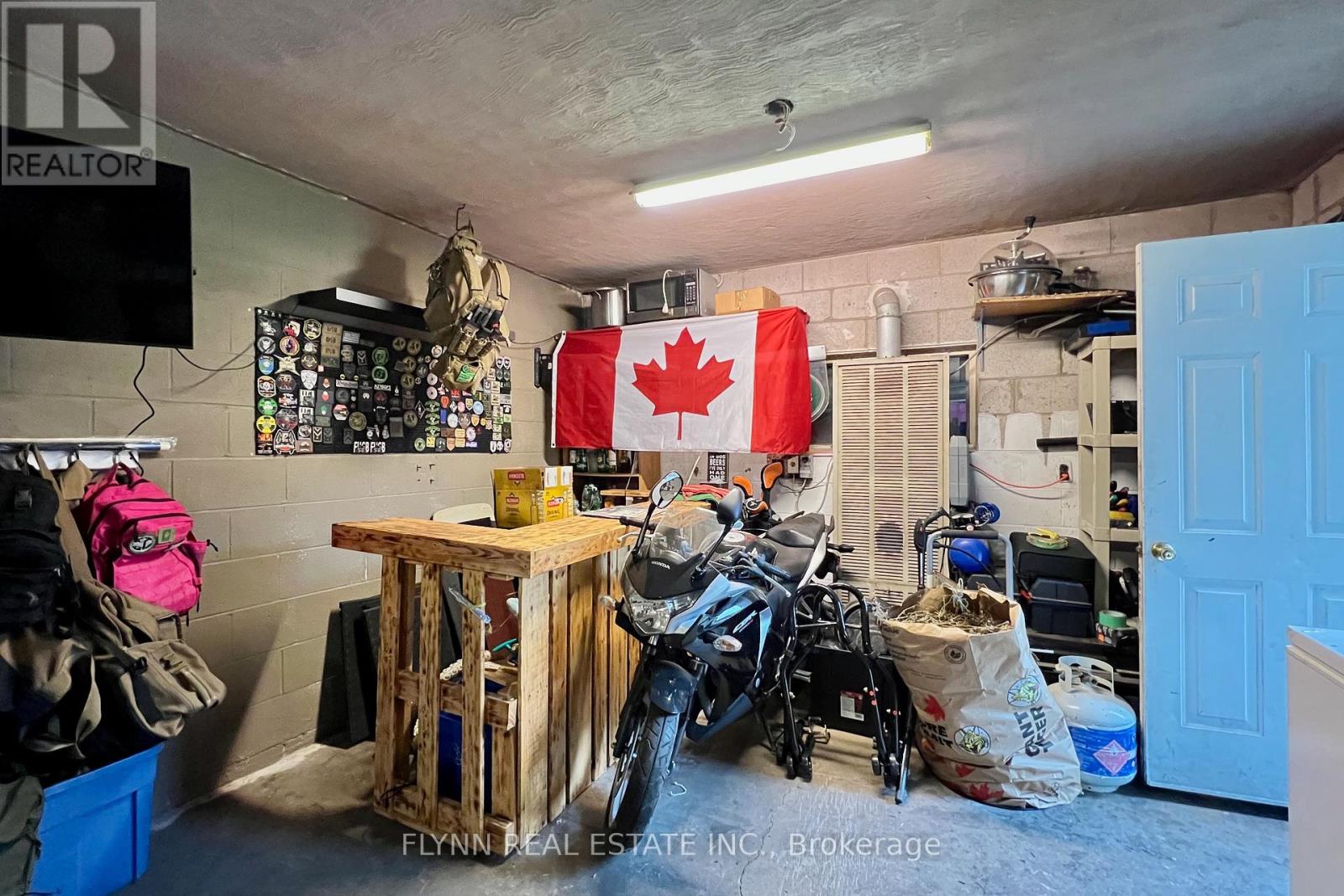 438 BELL STREET - 23