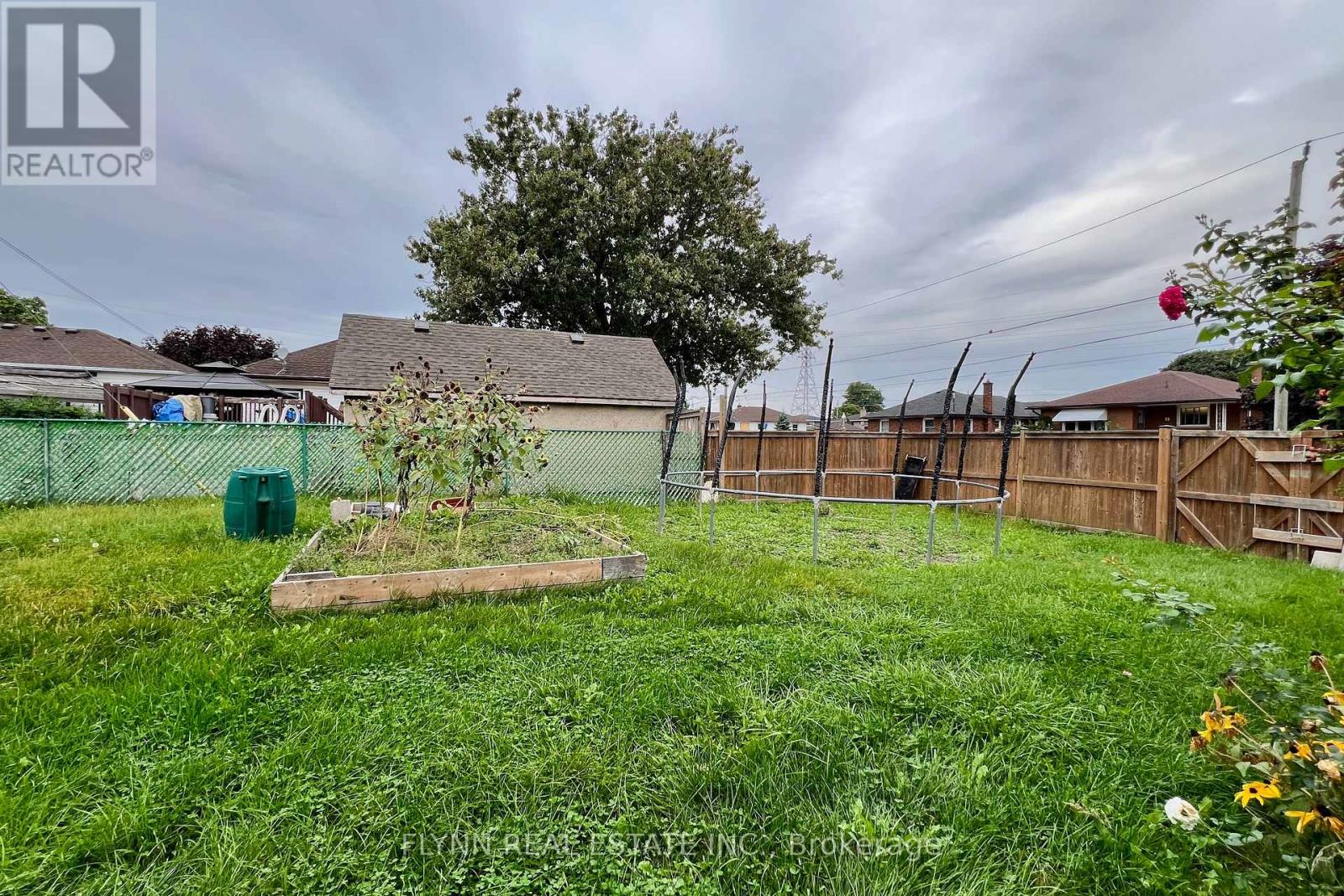 438 BELL STREET - 24