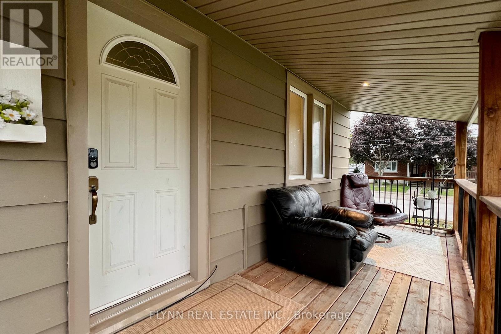 438 BELL STREET, Port Colborne (Killaly East) — photo 5