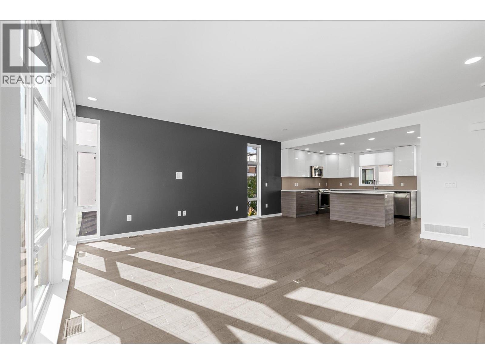 37 1515 Highland Drive North, Kelowna