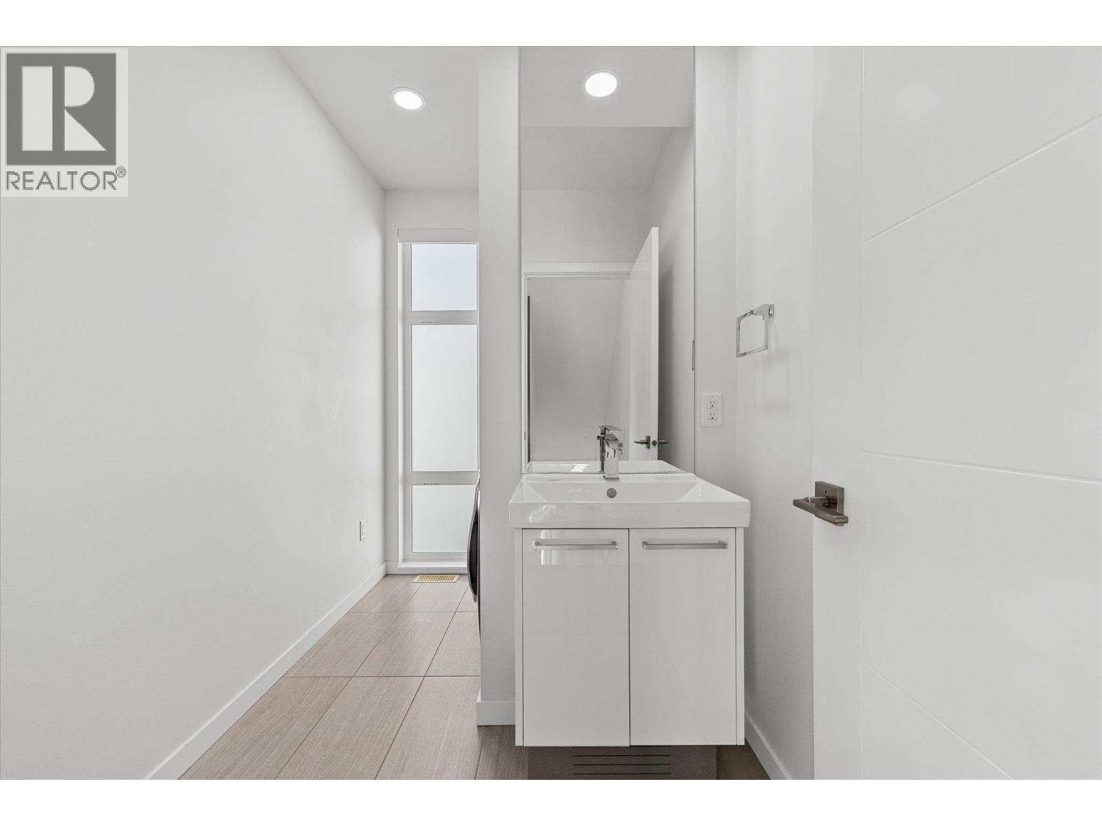 37 1515 Highland Drive North, Kelowna