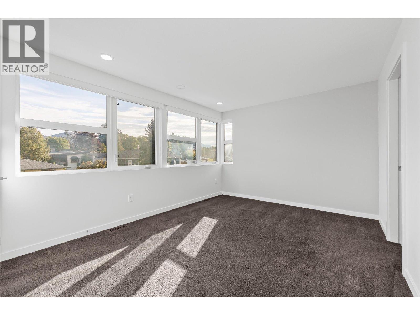 37 1515 Highland Drive North, Kelowna