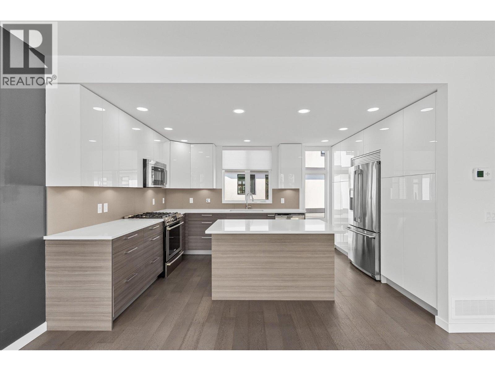 #37 1515 Highland Drive N - 14