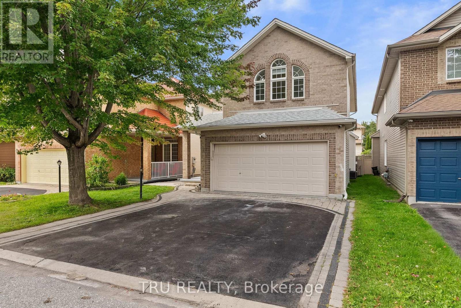 27 UPMINSTER WAY, Ottawa — photo 2