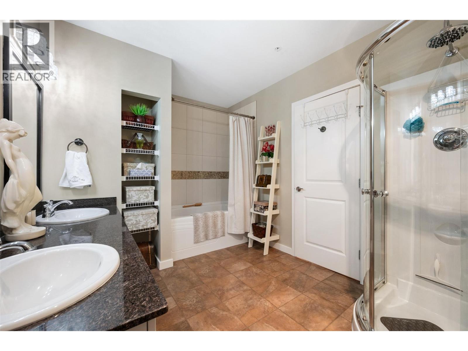 #804 3301 Skaha Lake Road - 32