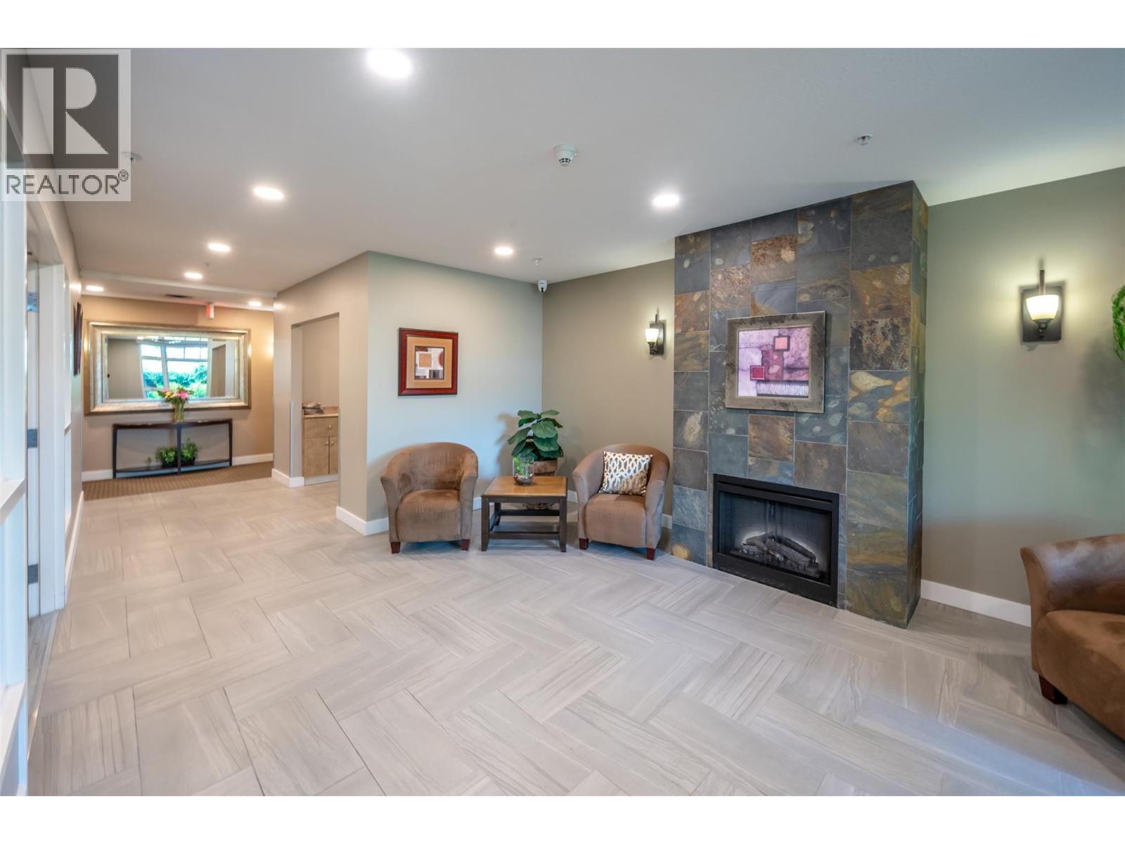 #804 3301 Skaha Lake Road - 6