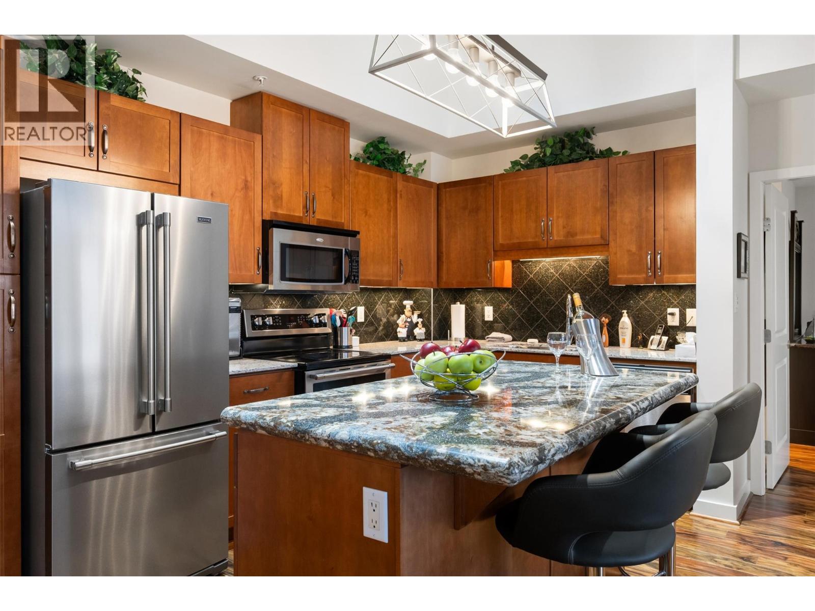 #804 3301 Skaha Lake Road - 22
