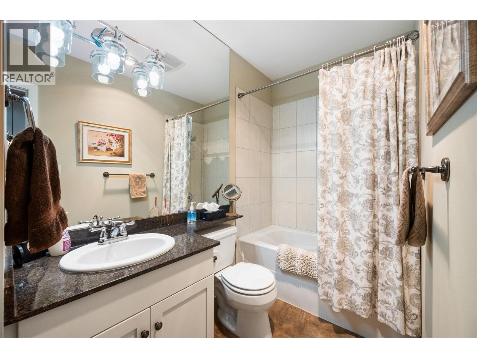 #804 3301 Skaha Lake Road - 37