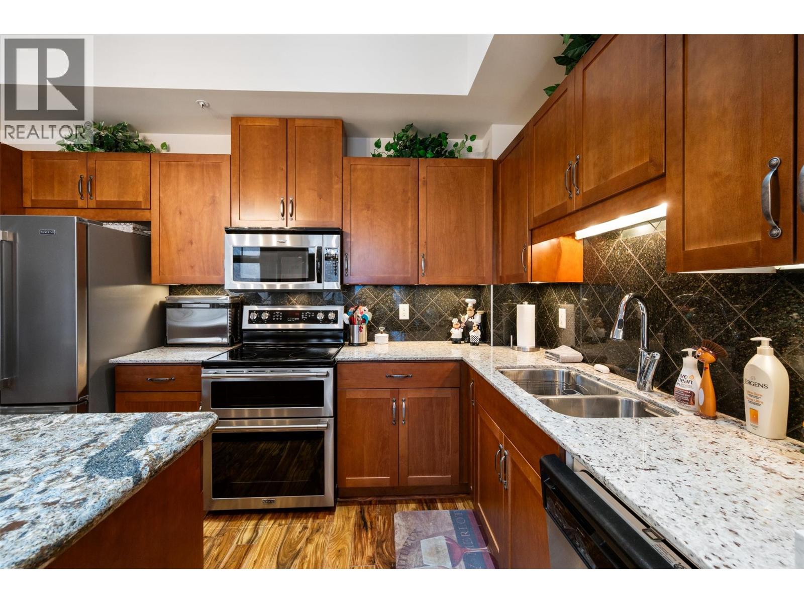 #804 3301 Skaha Lake Road - 19