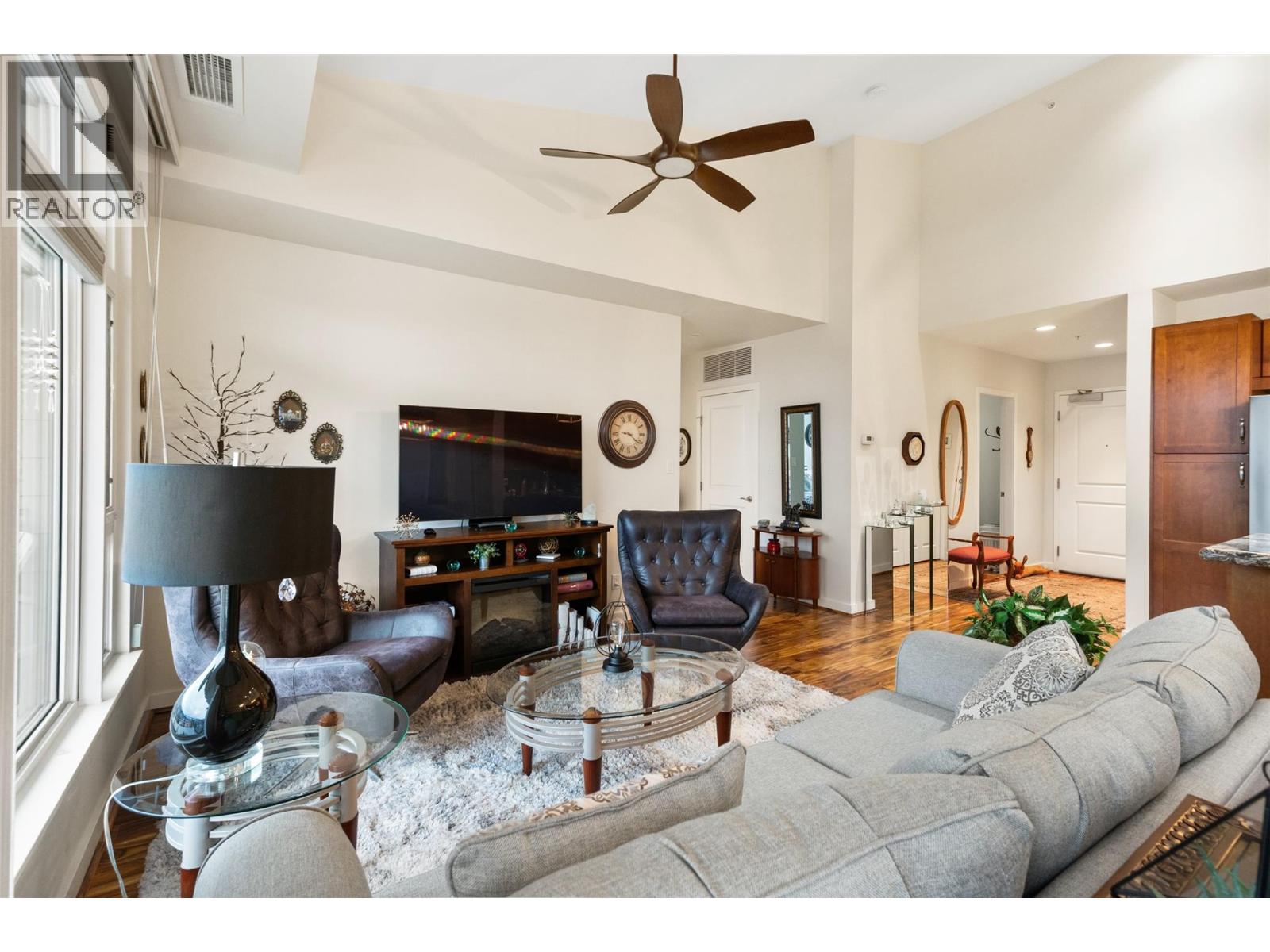 #804 3301 Skaha Lake Road - 15