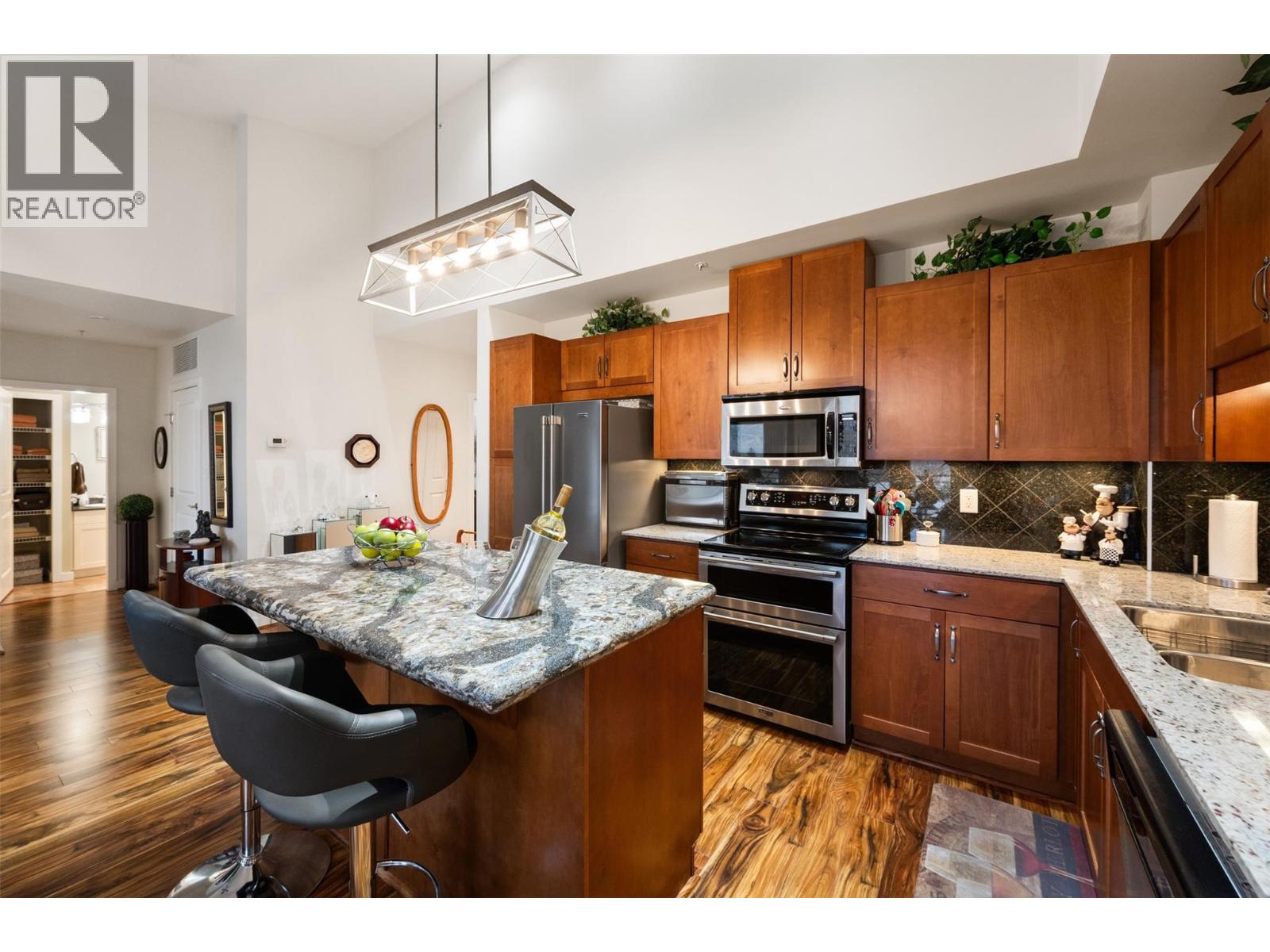 #804 3301 Skaha Lake Road - 18