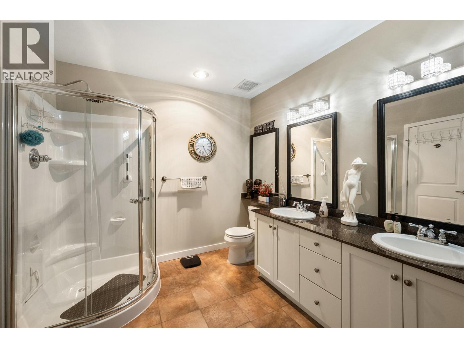 #804 3301 Skaha Lake Road - 31