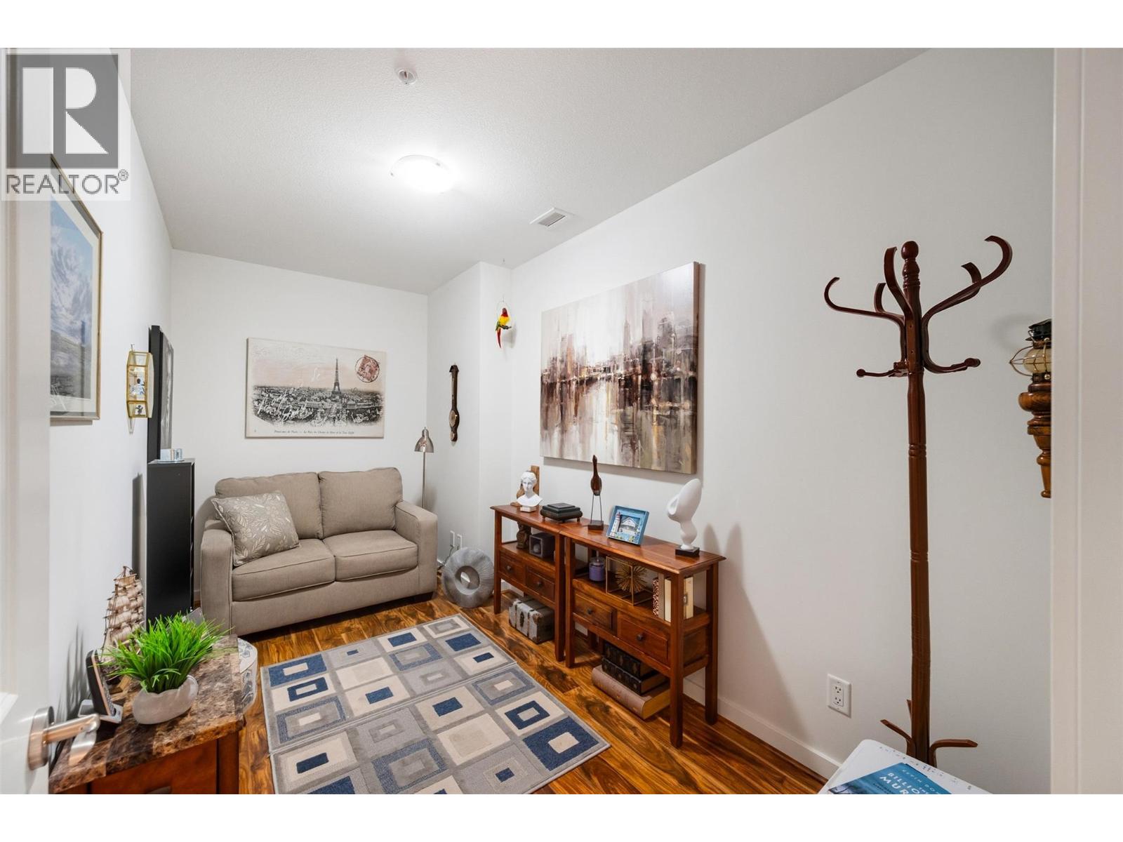 #804 3301 Skaha Lake Road - 40