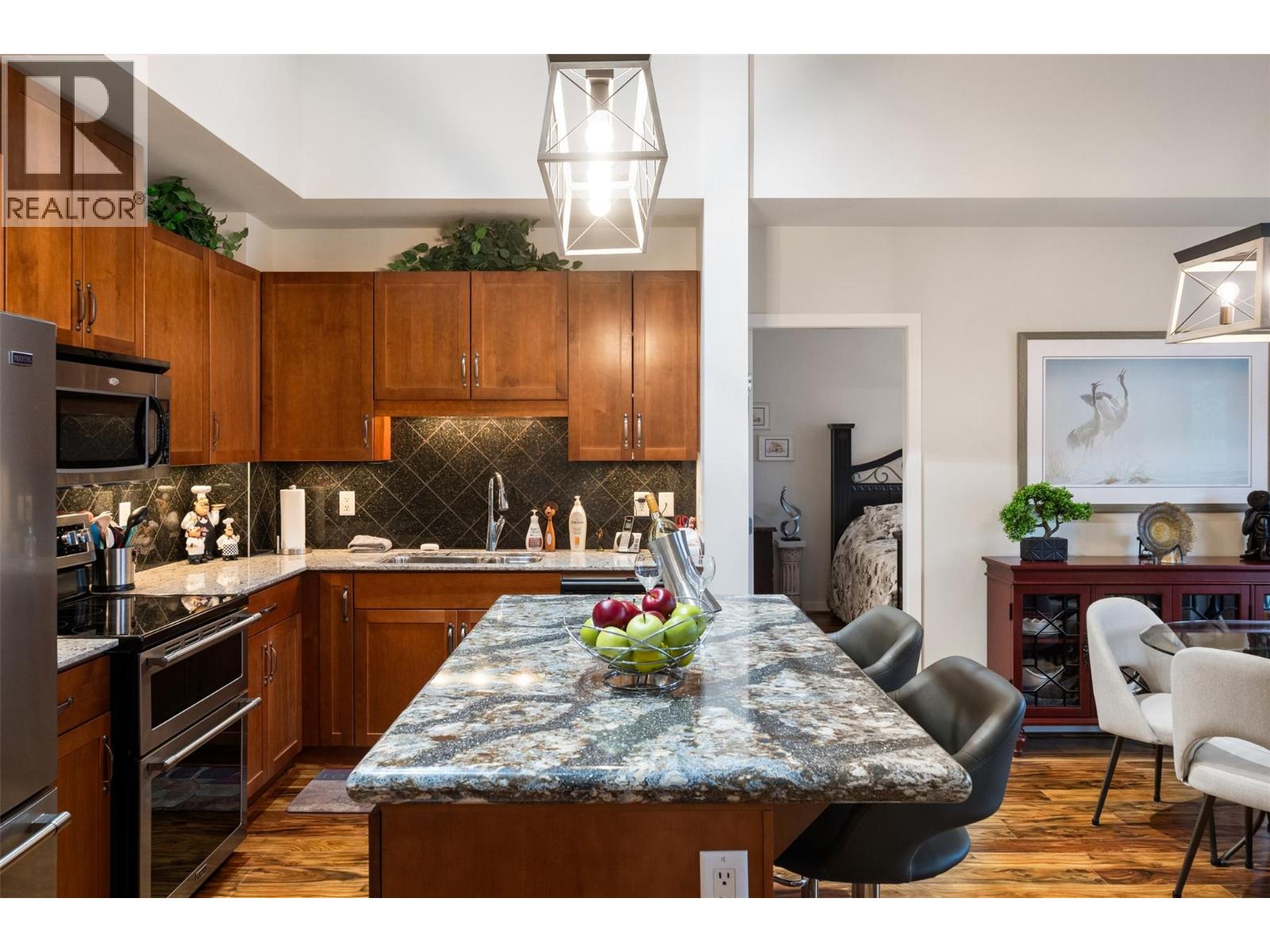#804 3301 Skaha Lake Road - 24