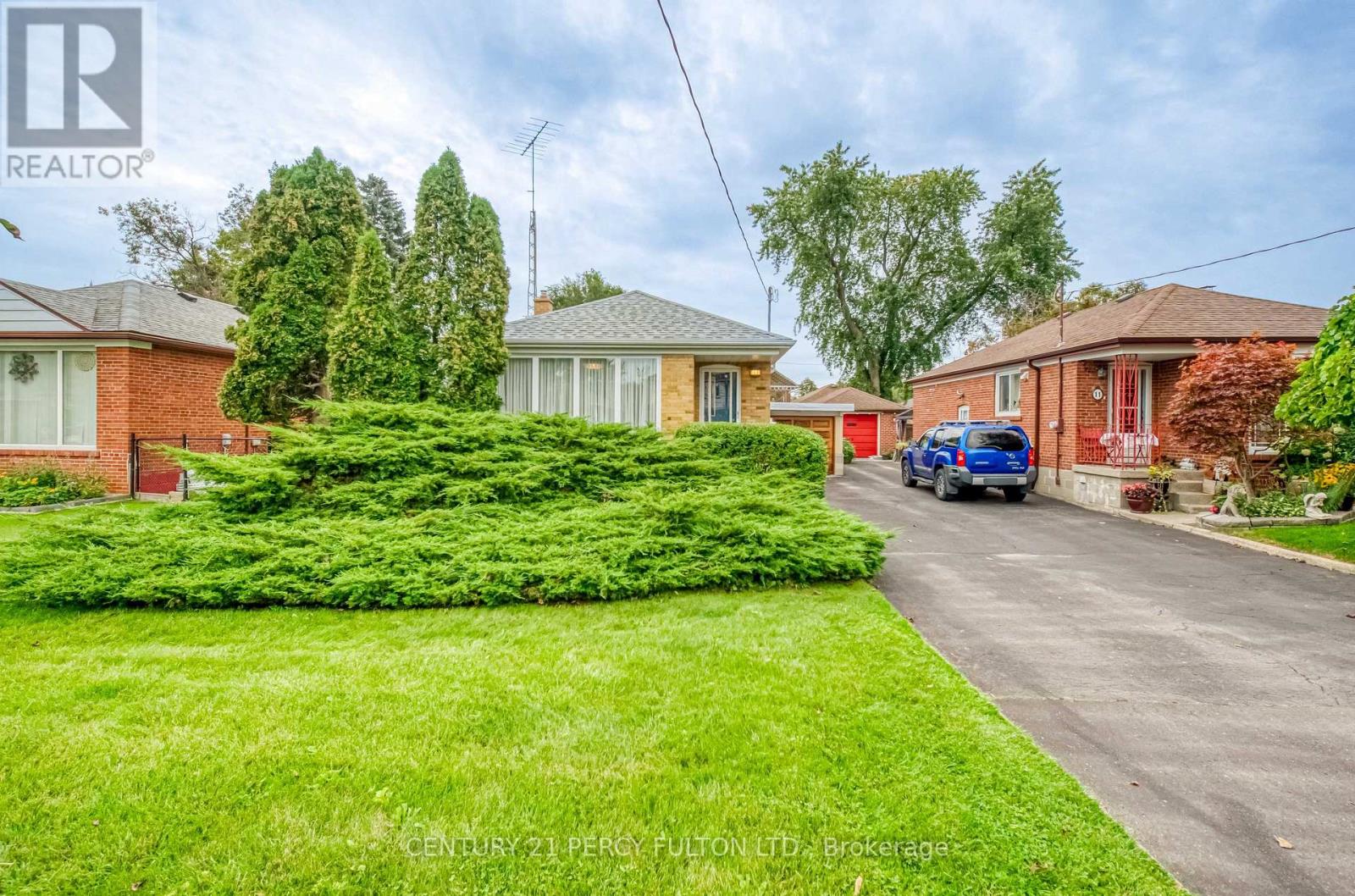 13 GRAYLEE AVENUE, Toronto (Eglinton East) — photo 2