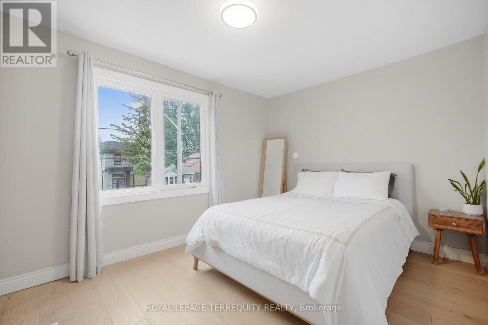 350 LUMSDEN AVENUE - Image 26