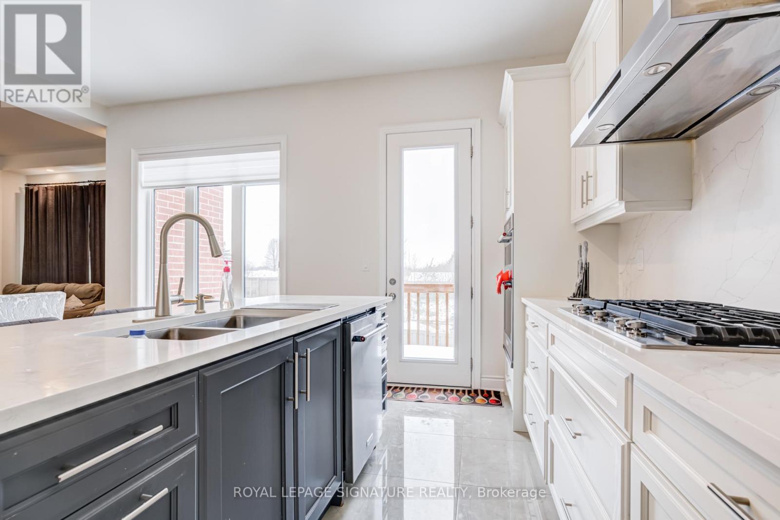 71 MAPLE FIELDS CIRCLE, Aurora (Aurora Estates) — photo 10