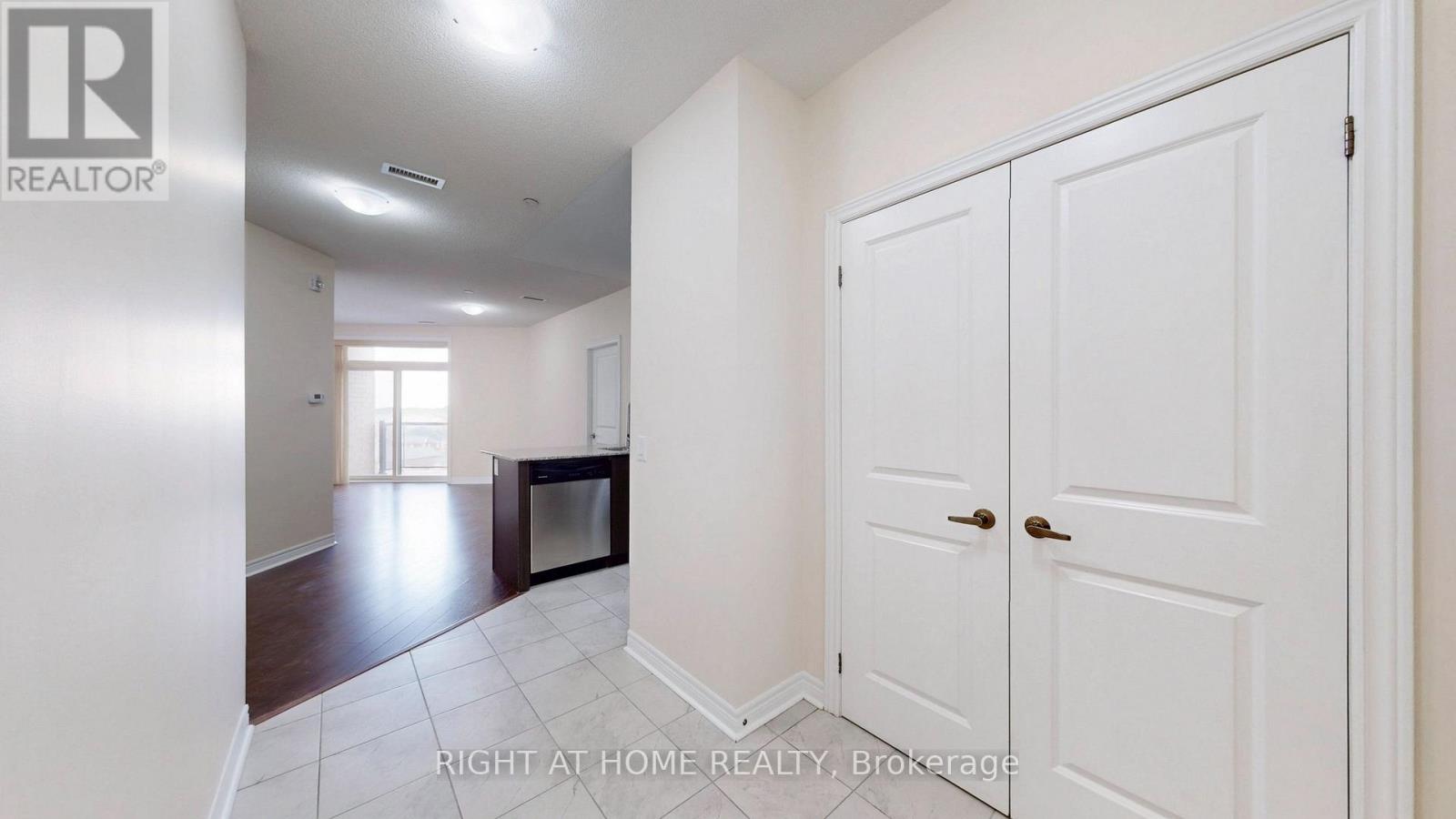 615 - 7325 MARKHAM ROAD, Markham (Cedarwood) — photo 2
