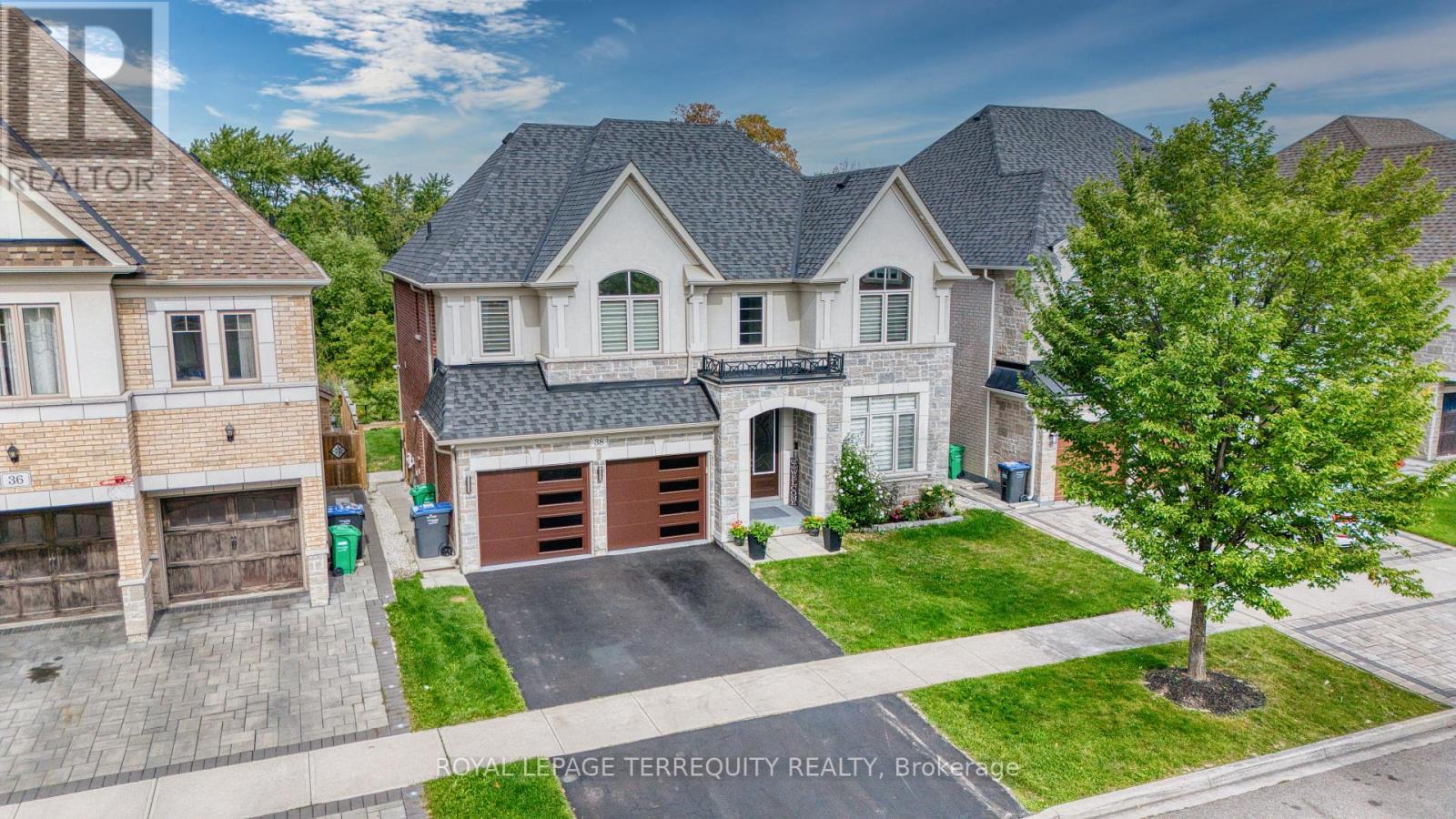 38 RHAPSODY CRESCENT, Brampton (Vales of Castlemore)