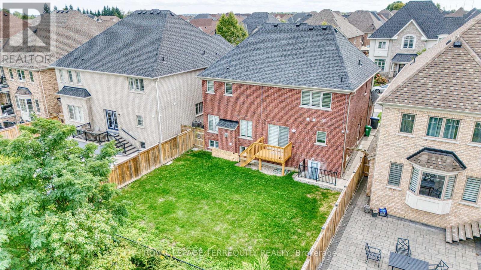 38 RHAPSODY CRESCENT, Brampton (Vales of Castlemore) — photo 2