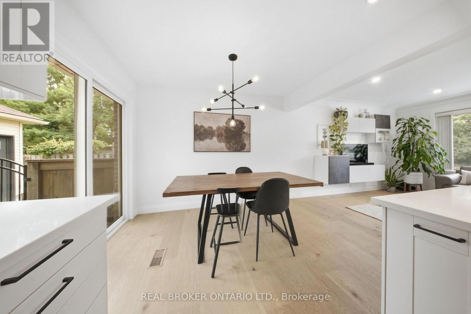 505 ENFIELD ROAD, Burlington (LaSalle) — photo 11
